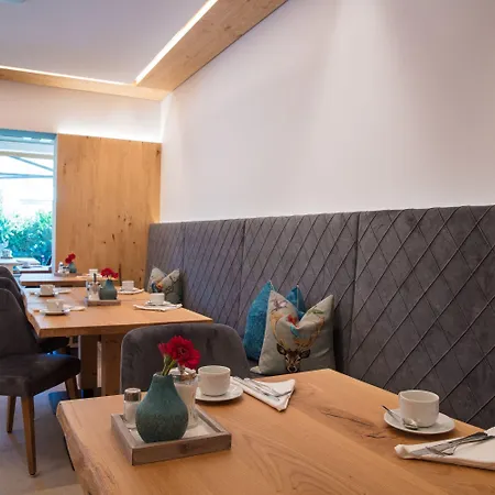 Garten - Sallerhof Szálloda 4*